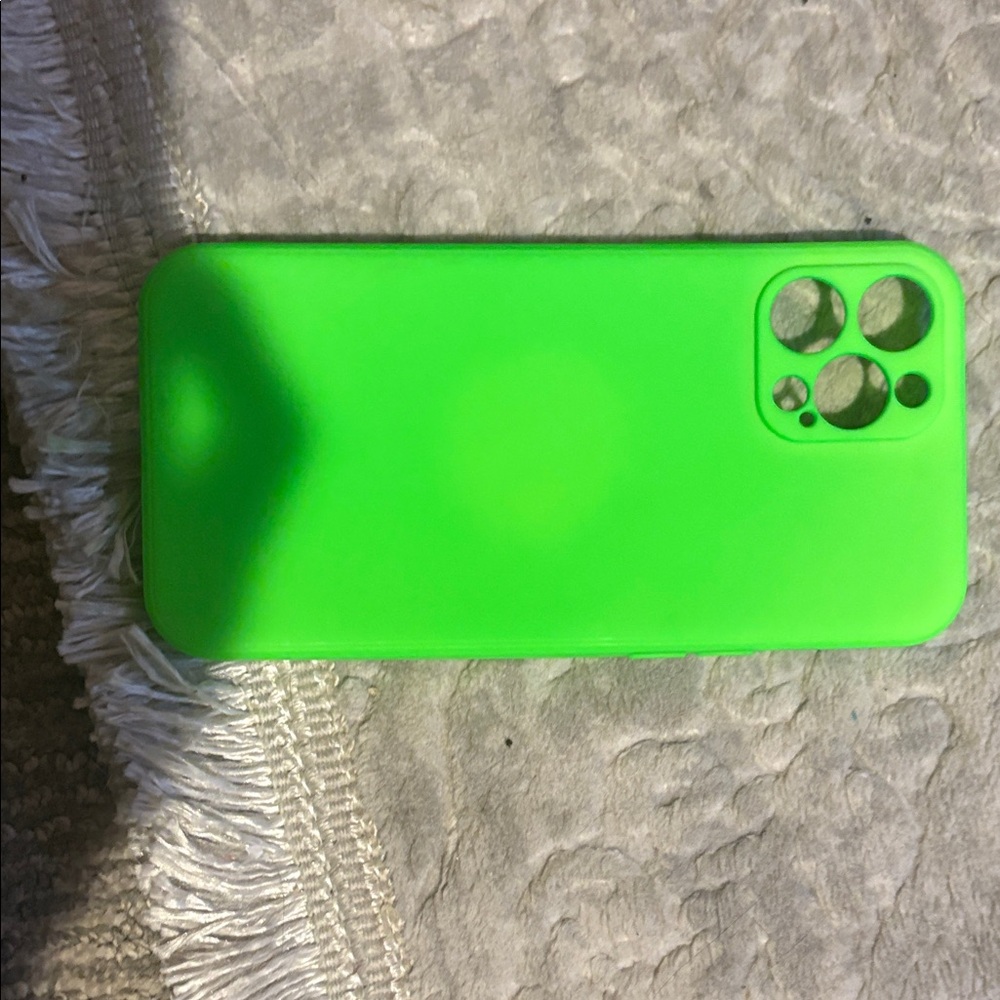 Green Protective Phone Case 
IPhone 12 Pro Max - Picture 5 of 5